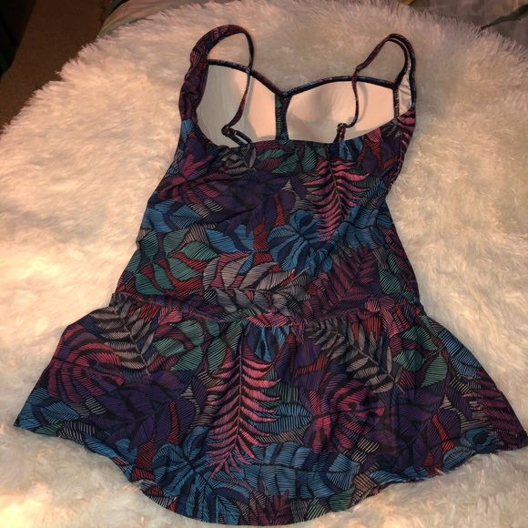 VENUS Multicolor Patterned One Piece Swimsuit - Picture 6 of 11